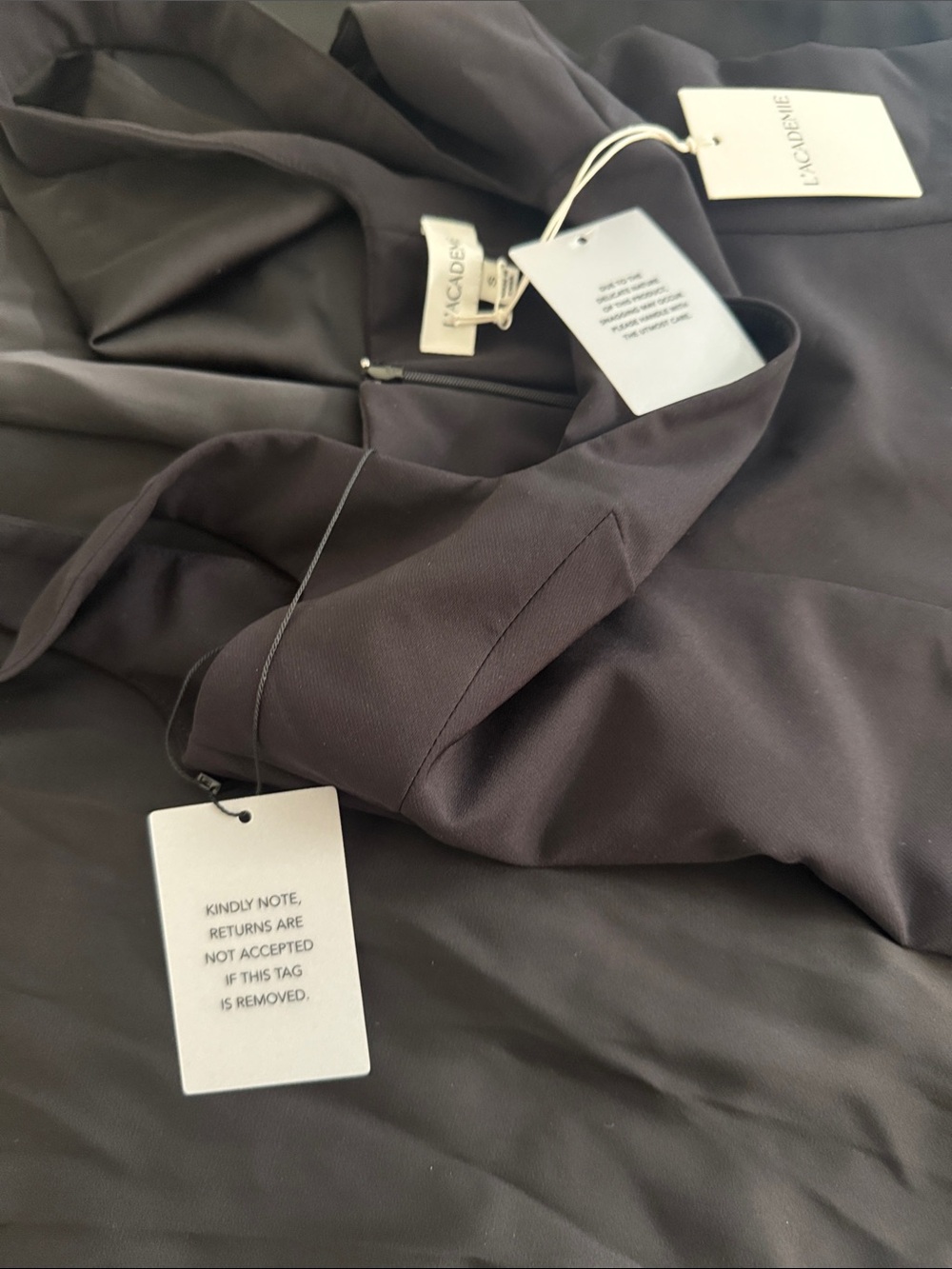 L’academie Sidney Gown - Picture 7 of 7